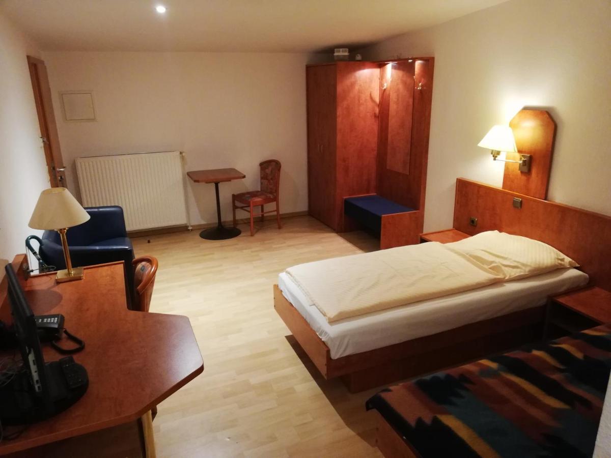 Hotel Dorfschaenke Büdelsdorf Eksteriør billede