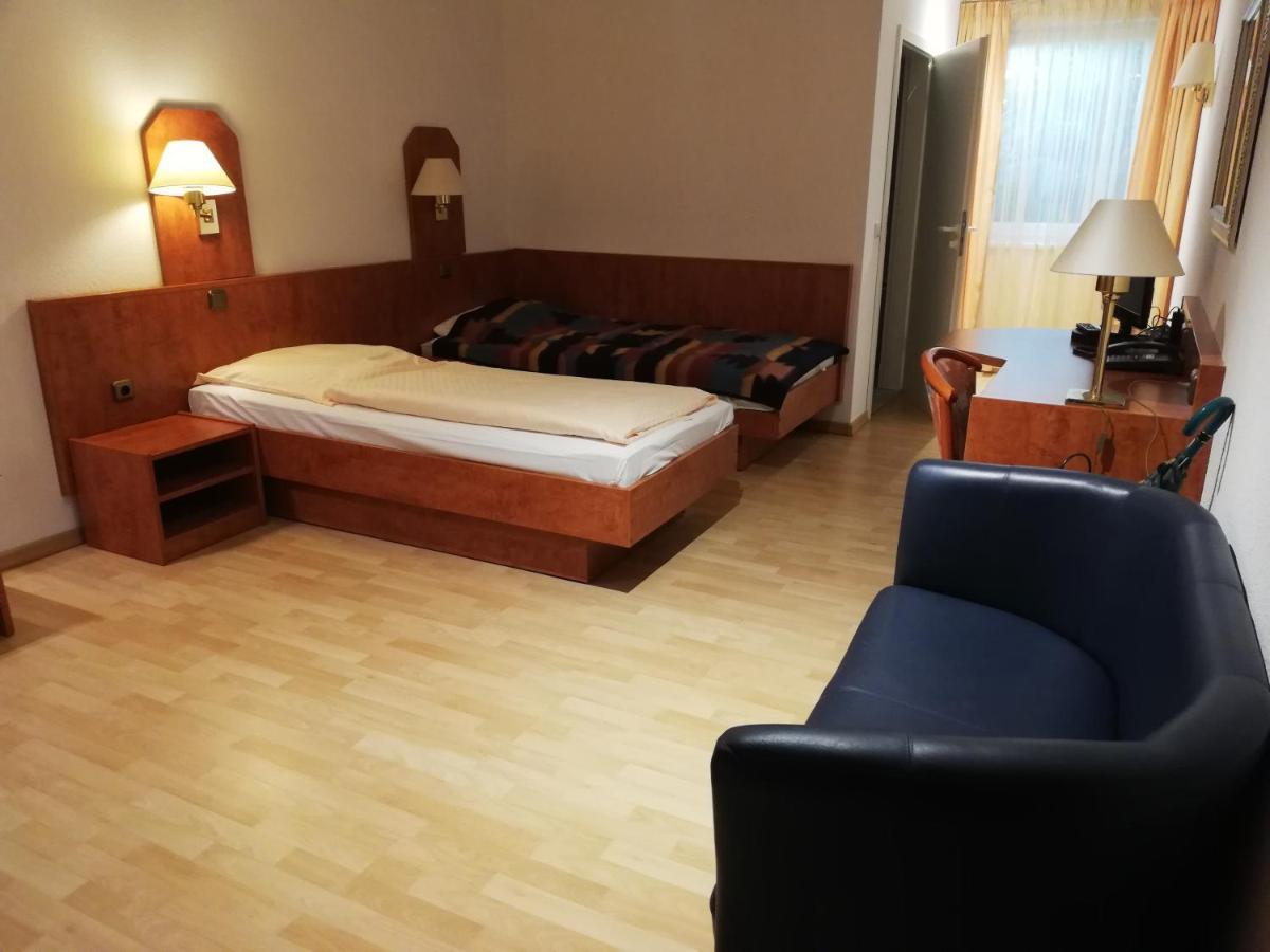 Hotel Dorfschaenke Büdelsdorf Eksteriør billede