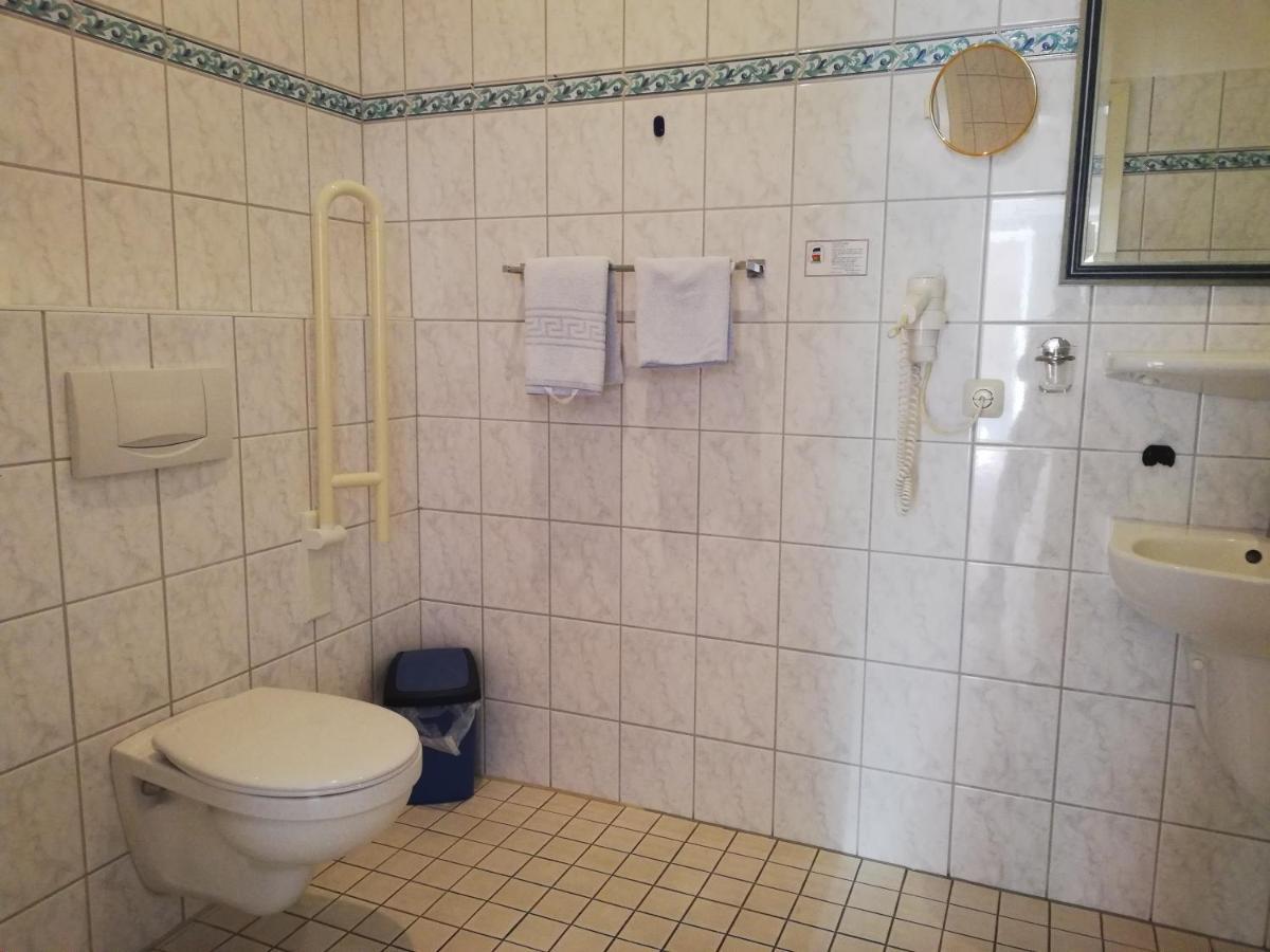 Hotel Dorfschaenke Büdelsdorf Eksteriør billede